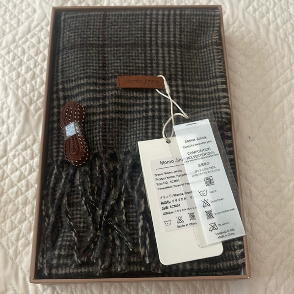 NWT Momo jimmy scarf